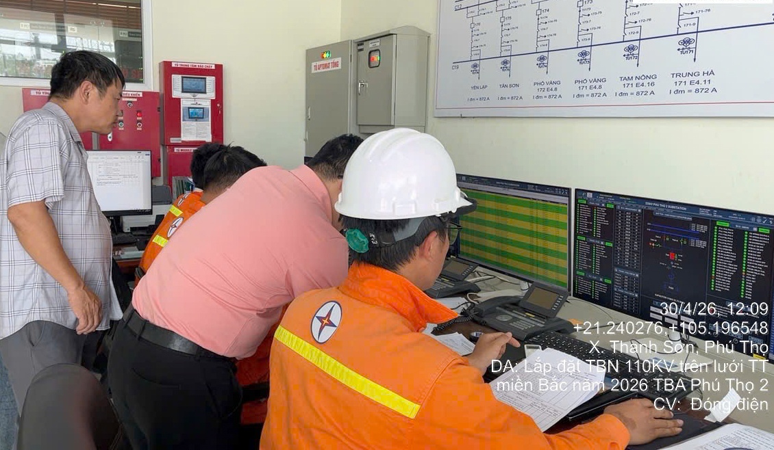 Hoàn thành lắp đặt tụ bù ngang tại 16 trạm biến áp, tăng cường đảm bảo điện cho miền Bắc Hoàn thành lắp đặt tụ bù ngang tại 16 trạm biến áp, tăng cường đảm bảo điện cho miền Bắc