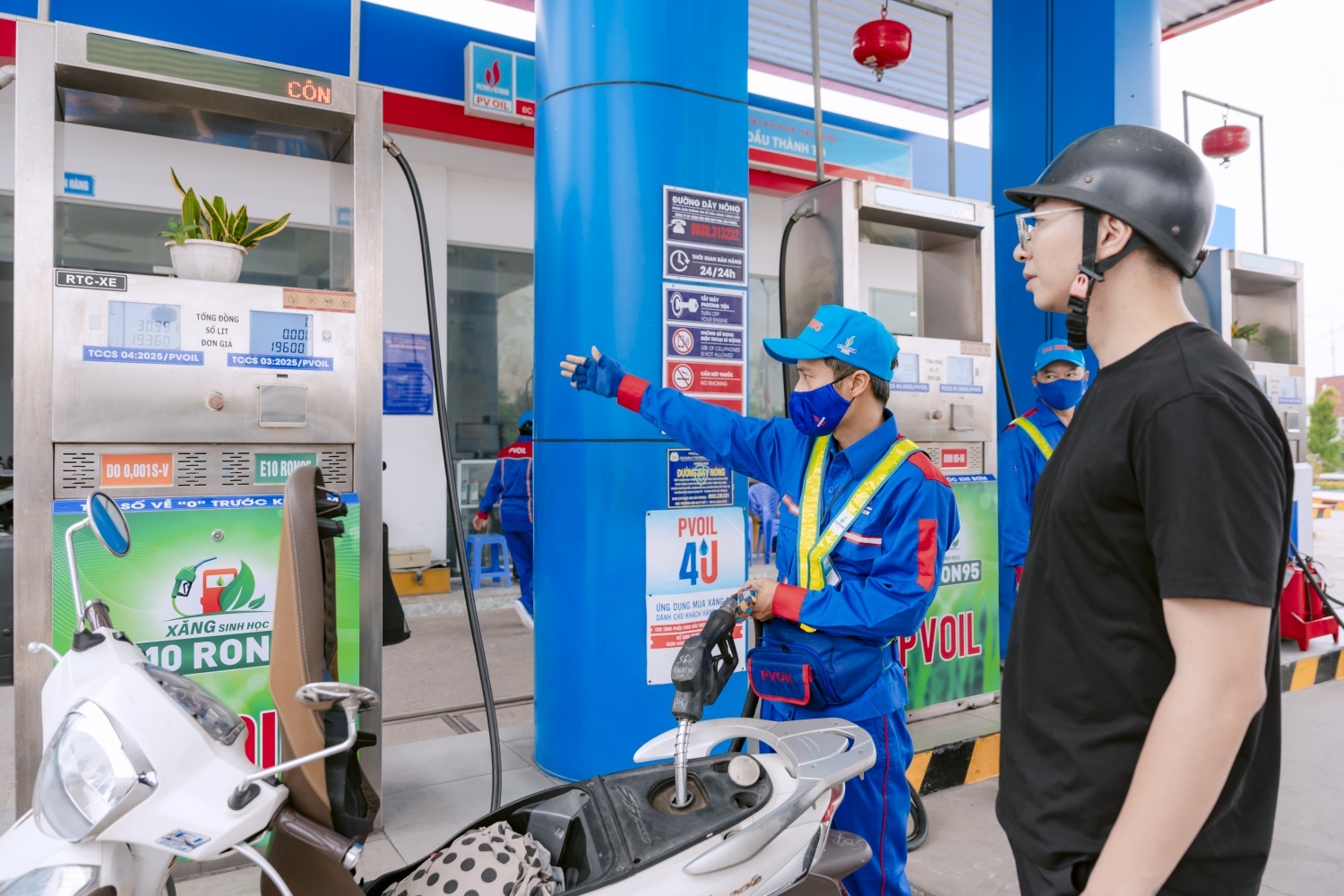 Đến tháng 4/2026 đã có 558 cửa hàng trên tổng số gần 1.000 cửa hàng xăng dầu của PVOIL kinh doanh E10.