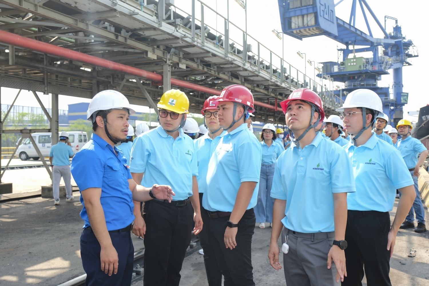 Petrovietnam-NEXT 2025: Biến kiến thức thành giá trị thực tiễn thông qua mạng lưới chia sẻ định kỳ Petrovietnam-NEXT 2025: Biến kiến thức thành giá trị thực tiễn thông qua mạng lưới chia sẻ định kỳ