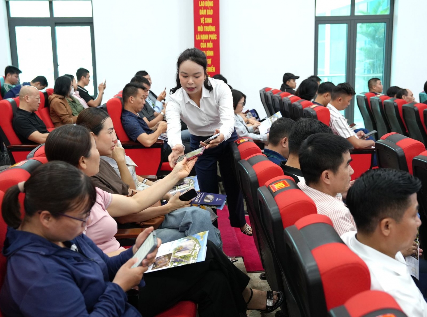 Công đoàn TKV tổ chức tư vấn mua nhà ở xã hội cho người lao động Công đoàn TKV - Nhà ở xã hội