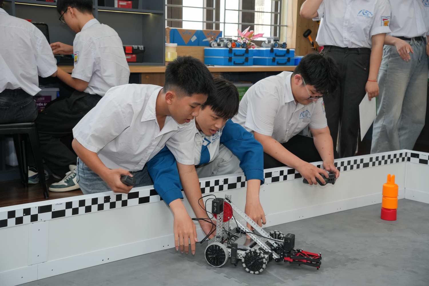 [CHÙM ẢNH] Không gian học tập STEM hiện đại tại Trường THPT Lạng Giang số 1