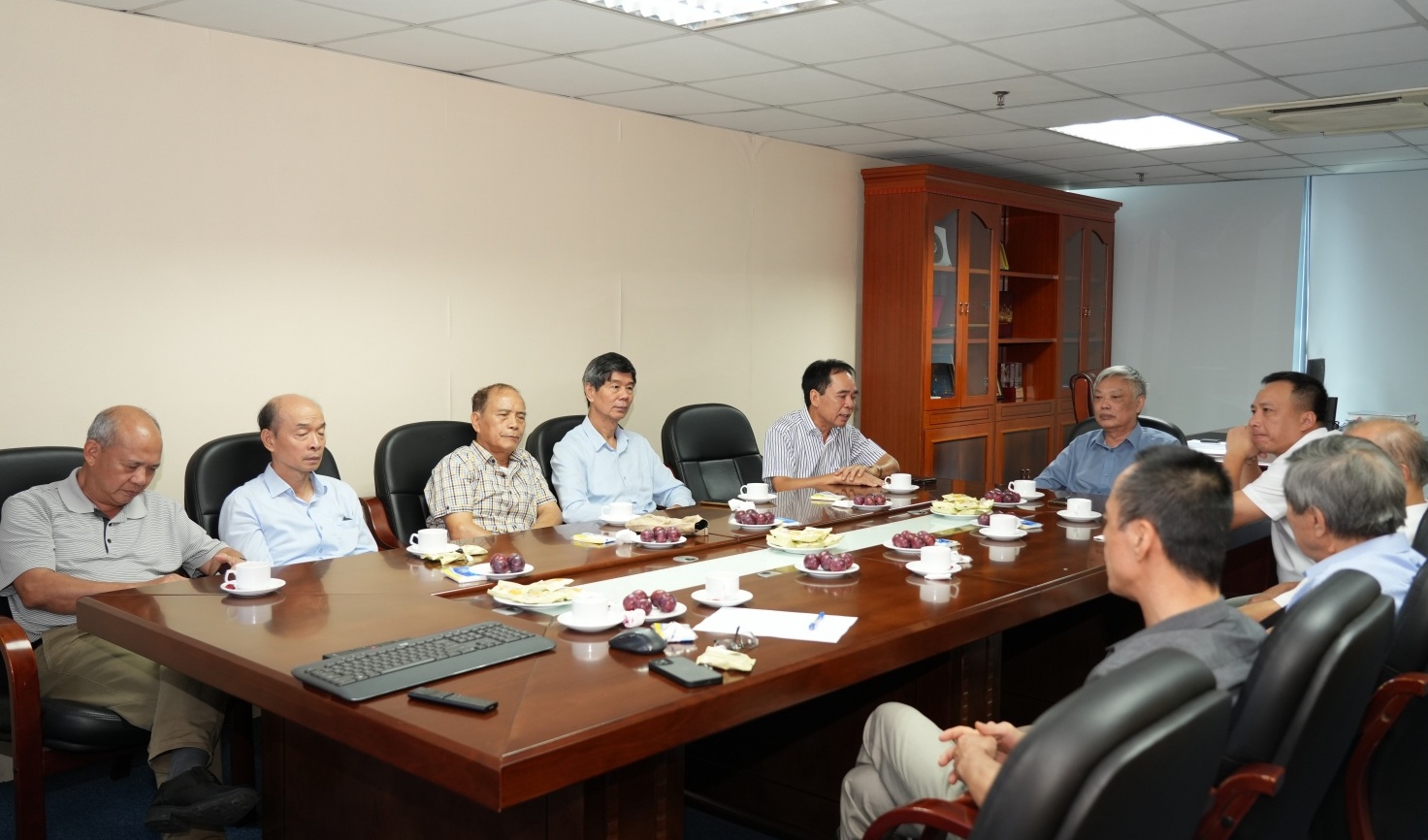 Chi bộ Cơ quan Hội DKVN sinh hoạt chi bộ, triển khai nhiều nhiệm vụ trọng tâm năm 2026