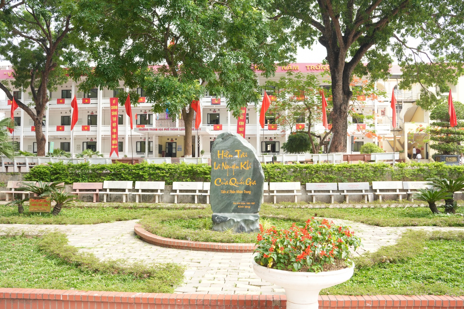 Niềm vui của thầy trò Trường THPT Lạng Giang số 1 khi giấc mơ phòng STEM thành hiện thực
