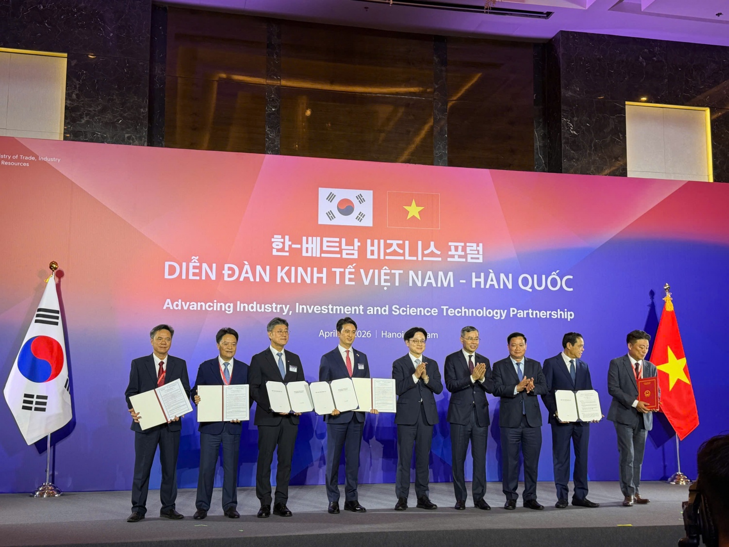 LNG Quỳnh Lập - Động lực mới cho an ninh năng lượng Bắc Trung Bộ LNG Quỳnh Lập - Động lực mới cho an ninh năng lượng Bắc Trung Bộ