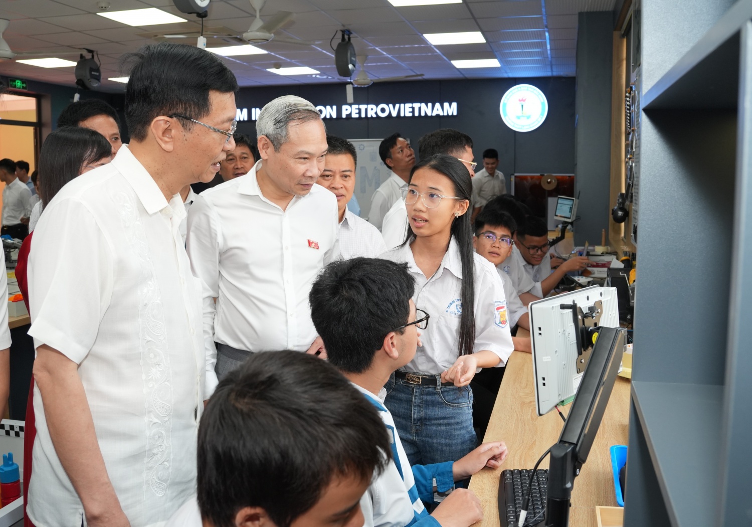 Niềm vui của thầy trò Trường THPT Lạng Giang số 1 khi giấc mơ phòng STEM thành hiện thực