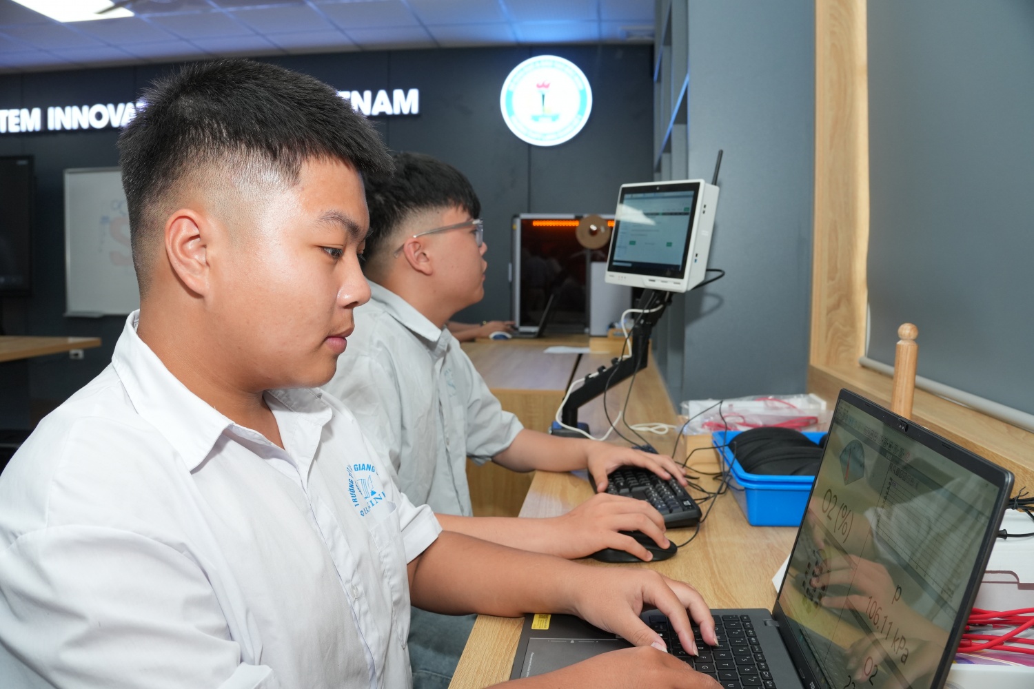 Niềm vui của thầy trò Trường THPT Lạng Giang số 1 khi giấc mơ phòng STEM thành hiện thực