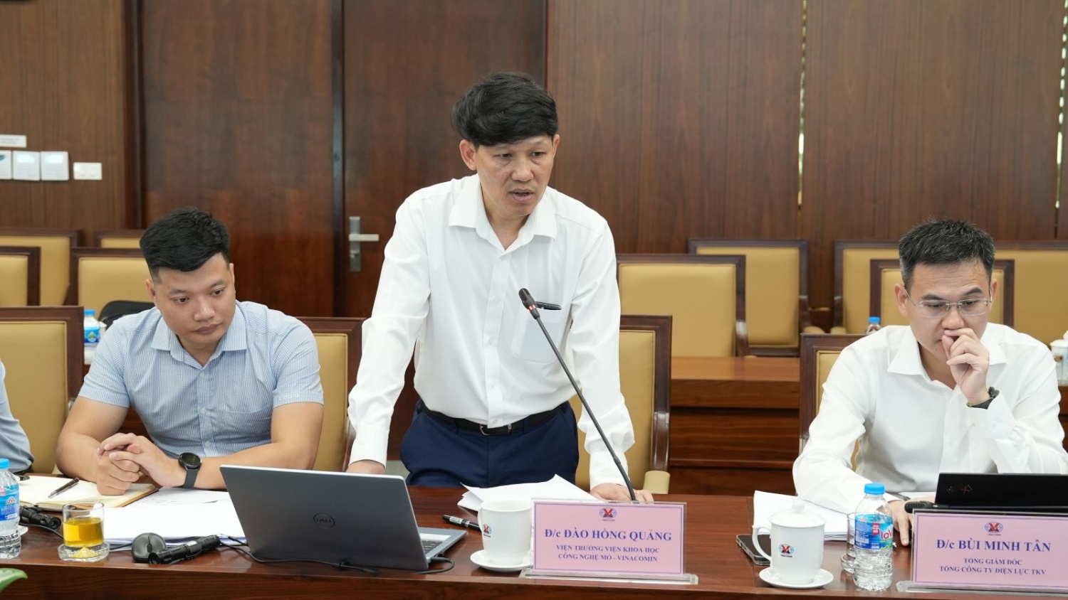 TKV thúc đẩy nghiên cứu phát triển điện mặt trời tự sản, tự tiêu đáp ứng mục tiêu giảm phát thải TKV phát triển điện mặt trời