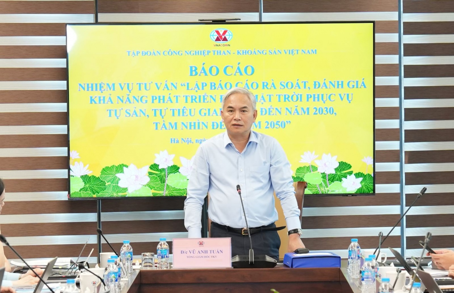 TKV thúc đẩy nghiên cứu phát triển điện mặt trời tự sản, tự tiêu đáp ứng mục tiêu giảm phát thải TKV phát triển điện mặt trời