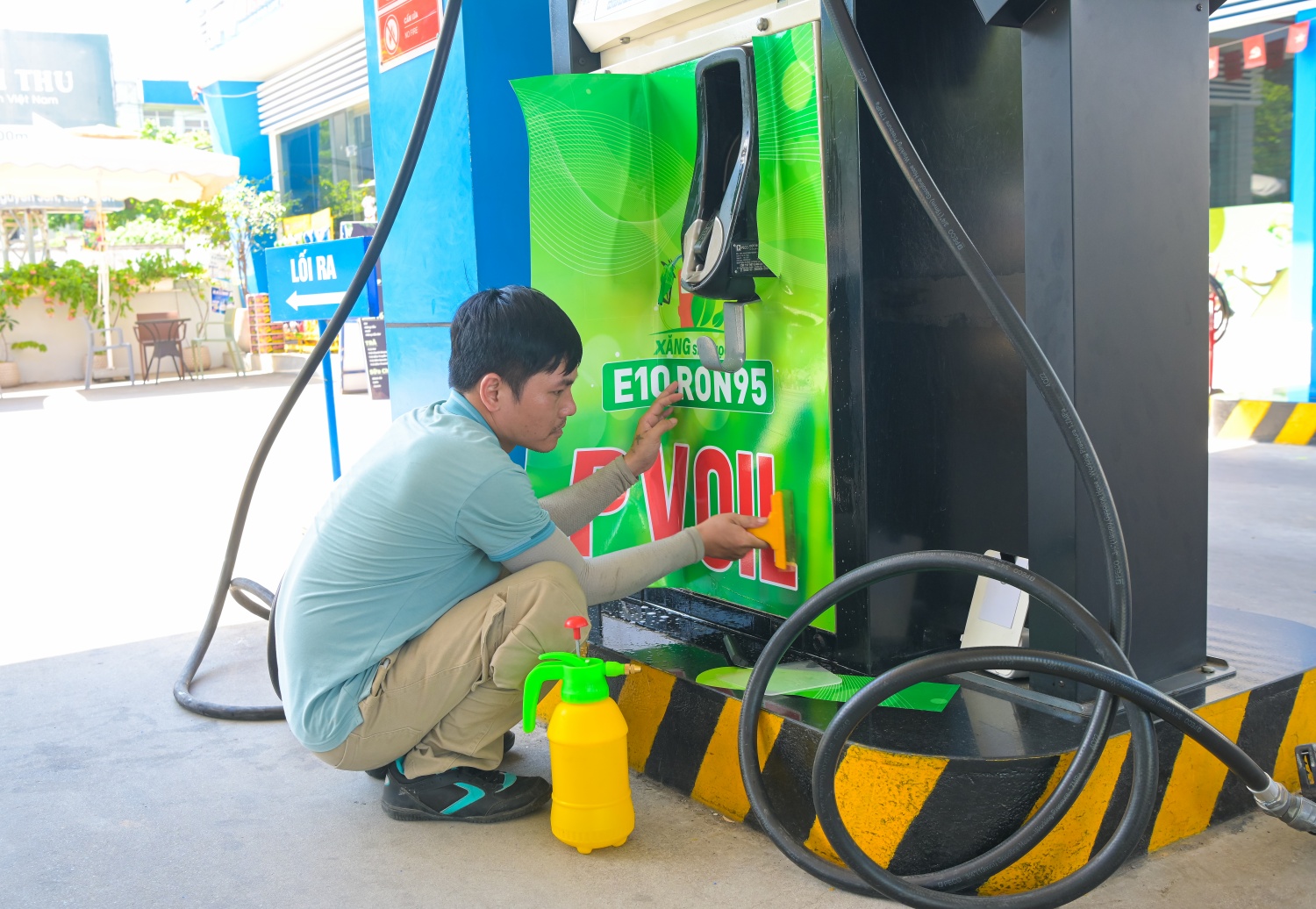 Gần 1.000 cửa hàng xăng dầu PVOIL đã sẵn sàng kinh doanh xăng E10