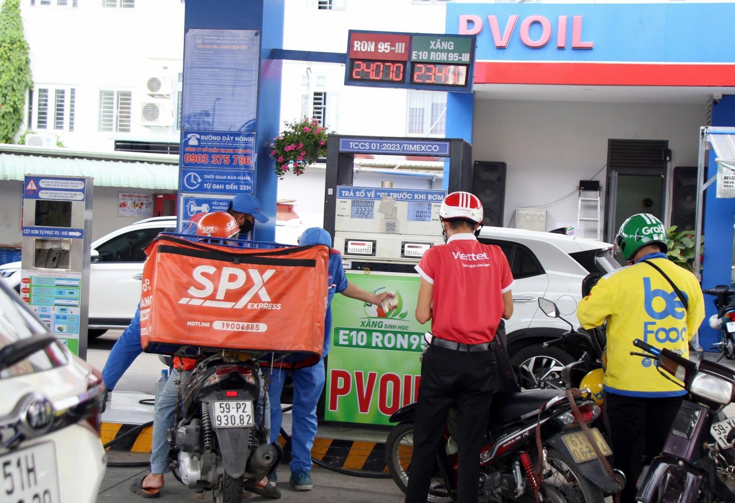 PVOIL chính thức bán xăng sinh học E10 trên toàn hệ thống cửa hàng xăng dầu PVOIL chính thức bán xăng sinh học E10 trên toàn hệ thống cửa hàng xăng dầu