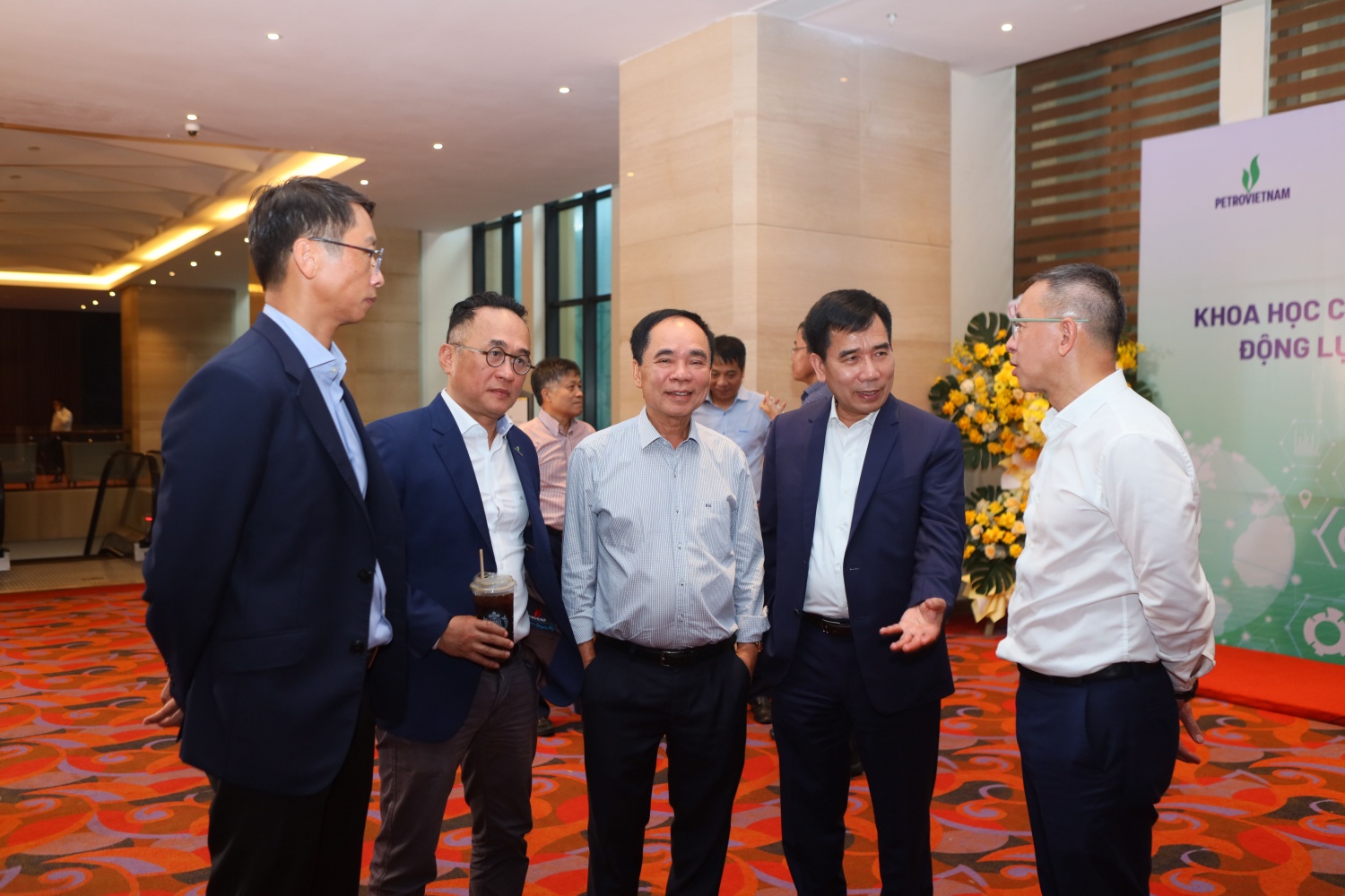 Khoa học công nghệ là nền tảng chiến lược quan trọng trong các hoạt động của Petrovietnam Khoa học công nghệ là nền tảng chiến lược quan trọng trong các hoạt động của Petrovietnam