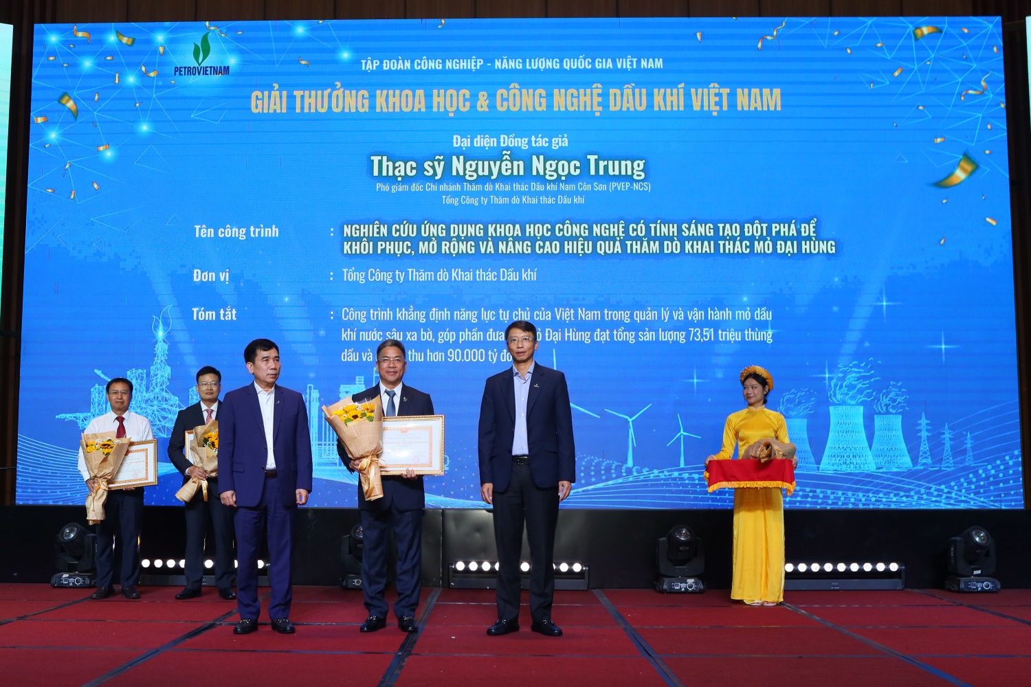 Hồi sinh mỏ Đại Hùng bằng công nghệ “may đo” và bản lĩnh người lao động Petrovietnam Hồi sinh mỏ Đại Hùng bằng công nghệ “may đo” và bản lĩnh người lao động Petrovietnam
