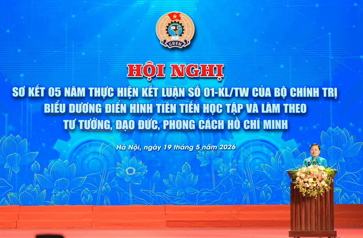 Chủ tịch Tổng LĐLĐVN Nguyễn Anh Tuấn phát biểu khai mạc Hội nghị