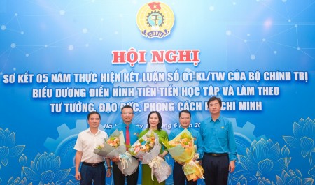 [Chùm ảnh] Đoàn đại biểu Công đoàn Petrovietnam dự Hội nghị sơ kết 5 năm thực hiện Kết luận 01-KL/TW của Bộ Chính trị