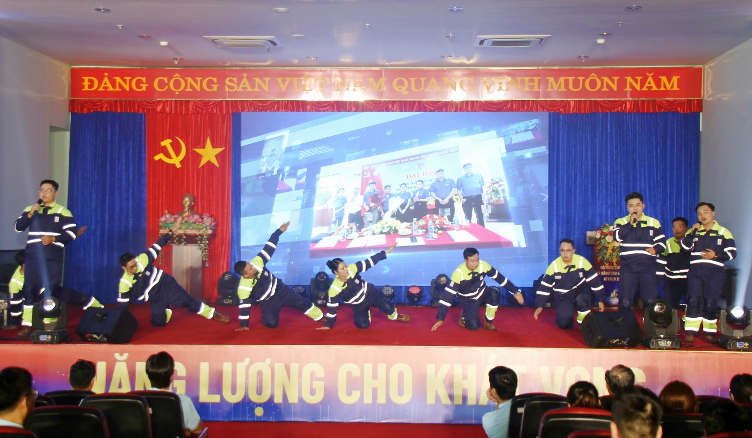 “Sân khấu hóa” để lan tỏa văn hóa an toàn tại PVPGB “Sân khấu hóa” để lan tỏa văn hóa an toàn tại PVPGB