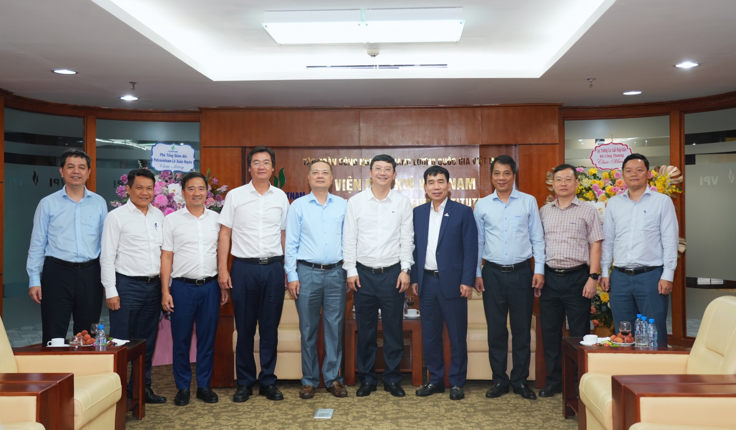 Các đại biểu tham dự chương trình