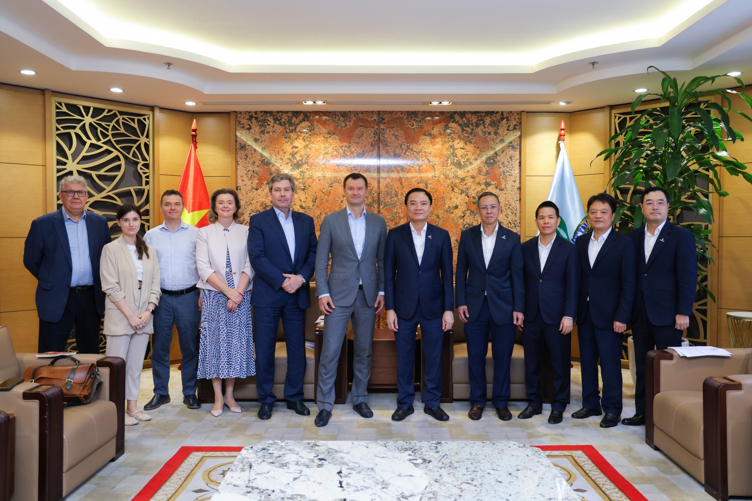 Petrovietnam và Novatek thúc đẩy hợp tác LNG, hạ tầng LNG và năng lượng mới Petrovietnam và Novatek thúc đẩy hợp tác LNG, hạ tầng LNG và năng lượng mới