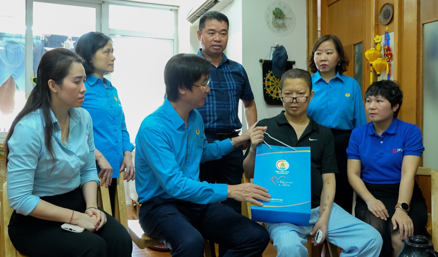 "Những món quà từ Đại hội" lan tỏa yêu thương đến đoàn viên Petrovietnam mắc bệnh hiểm nghèo