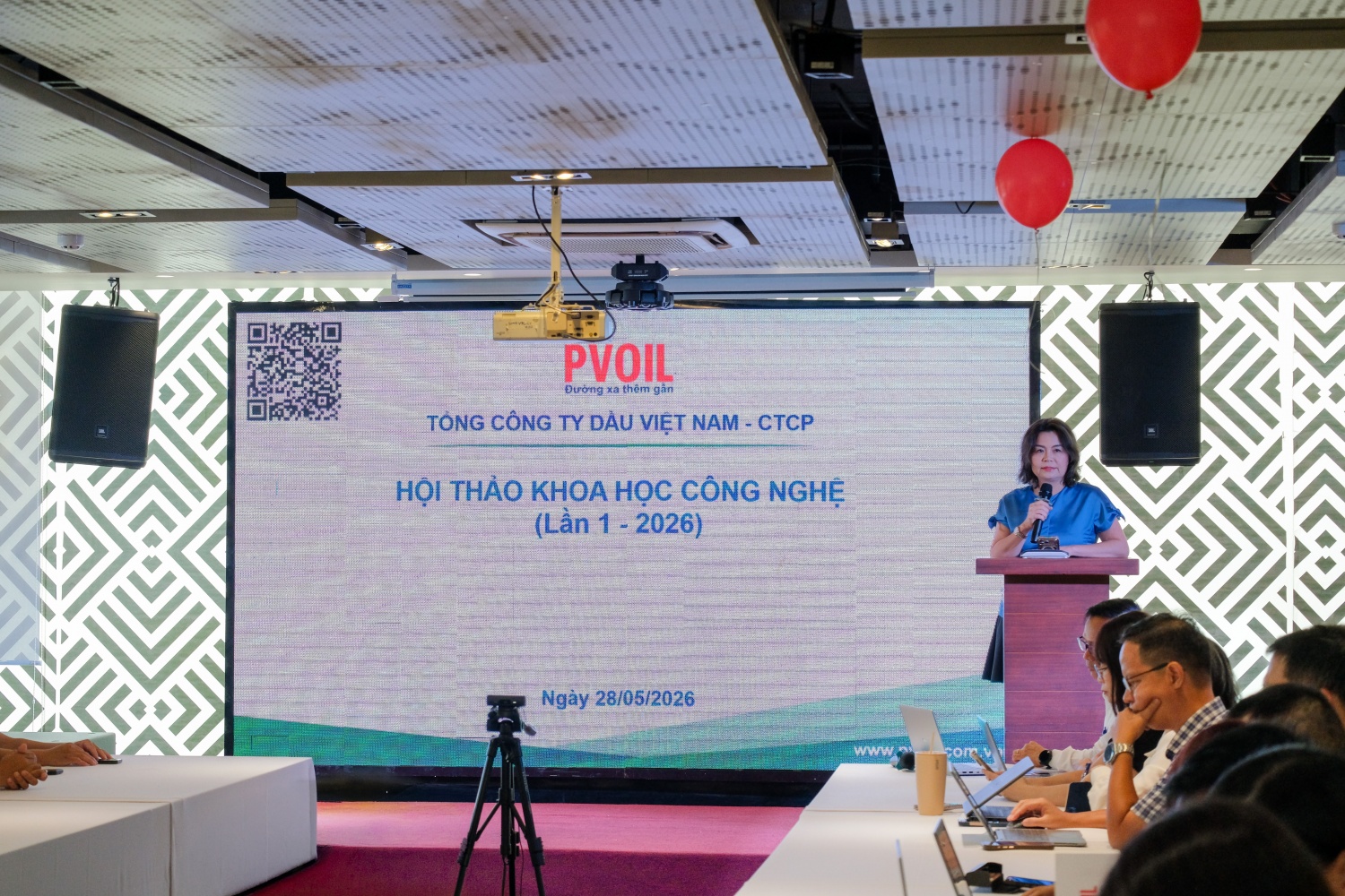 PVOIL tổ chức hội thảo khoa học nội bộ: Thúc đẩy chiến lược chuyển dịch năng lượng, phát triển nhiên liệu sạch PVOIL tổ chức hội thảo khoa học nội bộ: Thúc đẩy chiến lược chuyển dịch năng lượng, phát triển nhiên liệu sạch