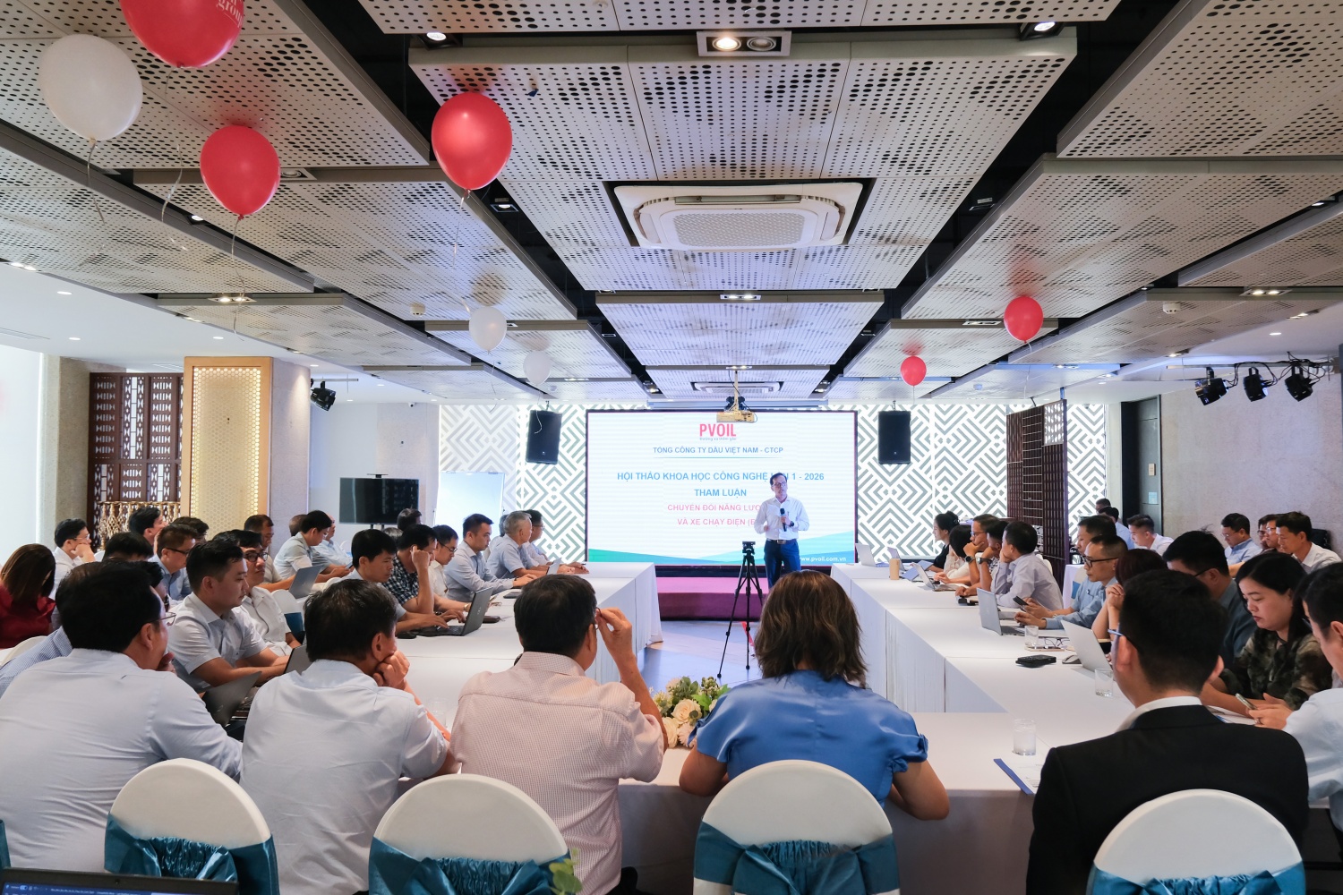 PVOIL tổ chức hội thảo khoa học nội bộ: Thúc đẩy chiến lược chuyển dịch năng lượng, phát triển nhiên liệu sạch PVOIL tổ chức hội thảo khoa học nội bộ: Thúc đẩy chiến lược chuyển dịch năng lượng, phát triển nhiên liệu sạch