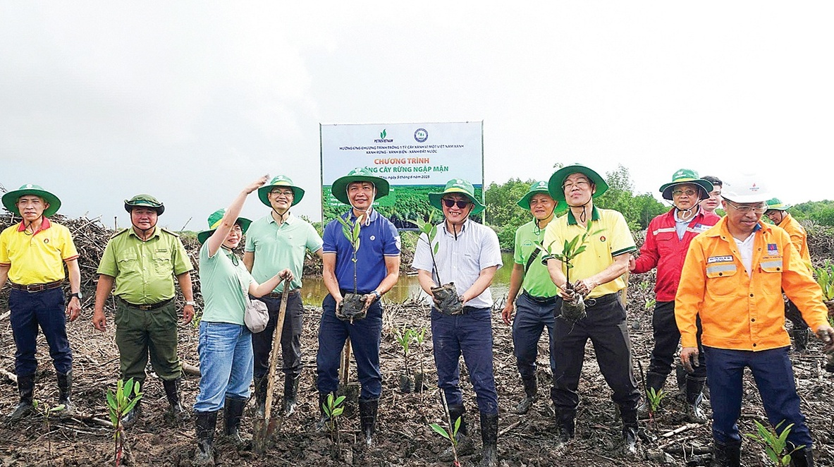 Ngày Môi trường Thế giới: “Áp lực kép” của ngành năng lượng