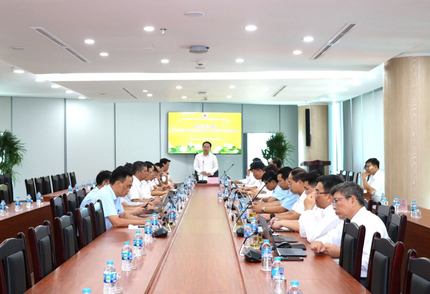 Tập trung cung ứng đủ than cho sản xuất điện và khách hàng TKV - sản xuất đủ than cho các nhà máy điện