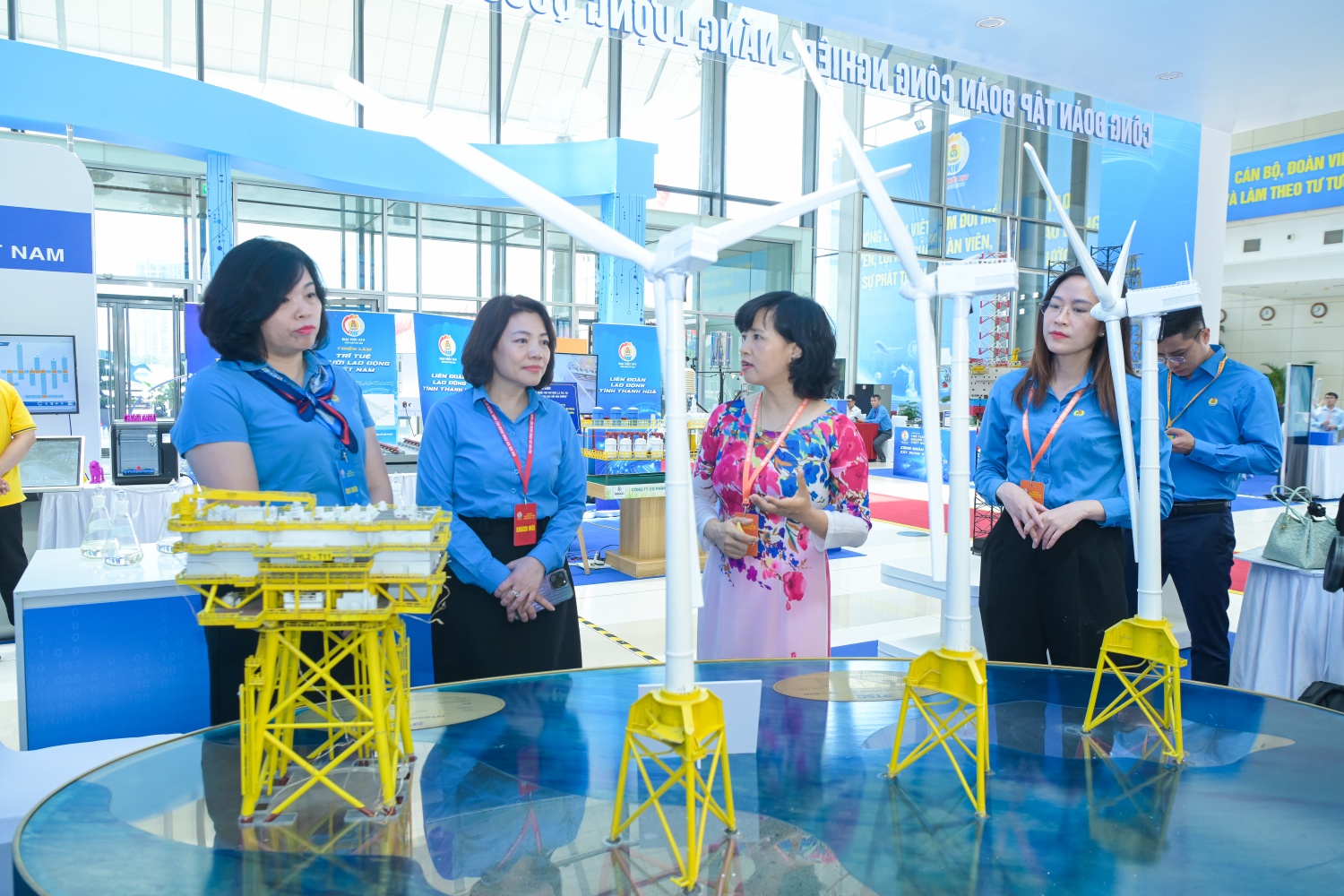 Những dấu ấn sáng tạo của người lao động Petrovietnam tại Đại hội XIV Công đoàn Việt Nam Những dấu ấn sáng tạo của người lao động Petrovietnam tại Đại hội XIV Công đoàn Việt Nam