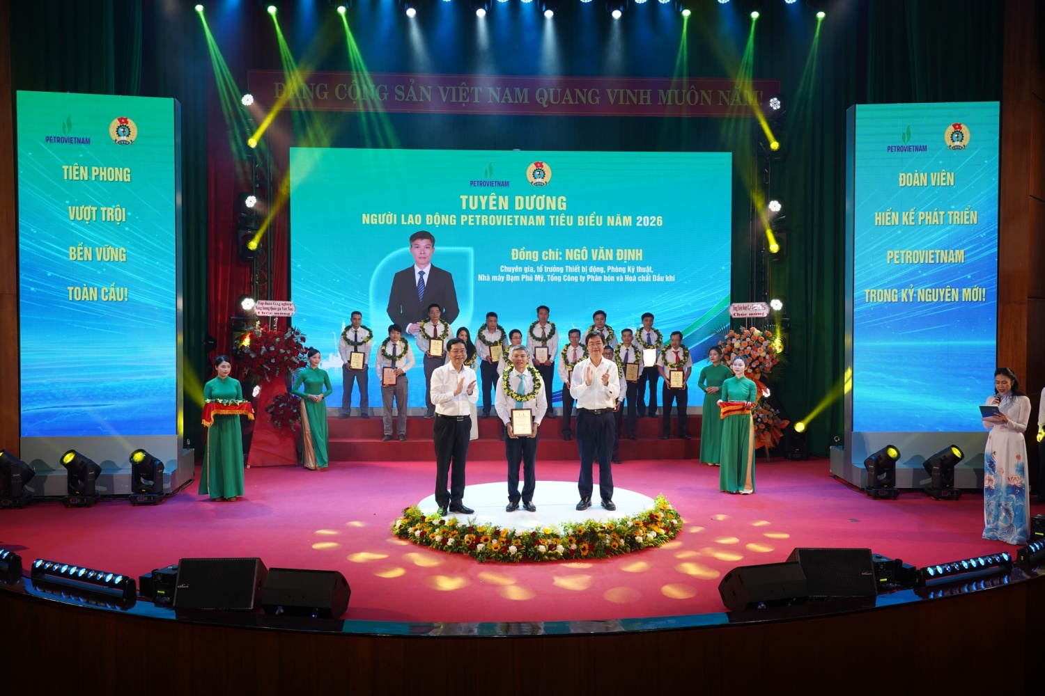 Công đoàn PVFCCo: Dấu ấn Tháng Công nhân từ sự chăm lo thiết thực, kịp thời Công đoàn PVFCCo: Dấu ấn Tháng Công nhân từ sự chăm lo thiết thực, kịp thời