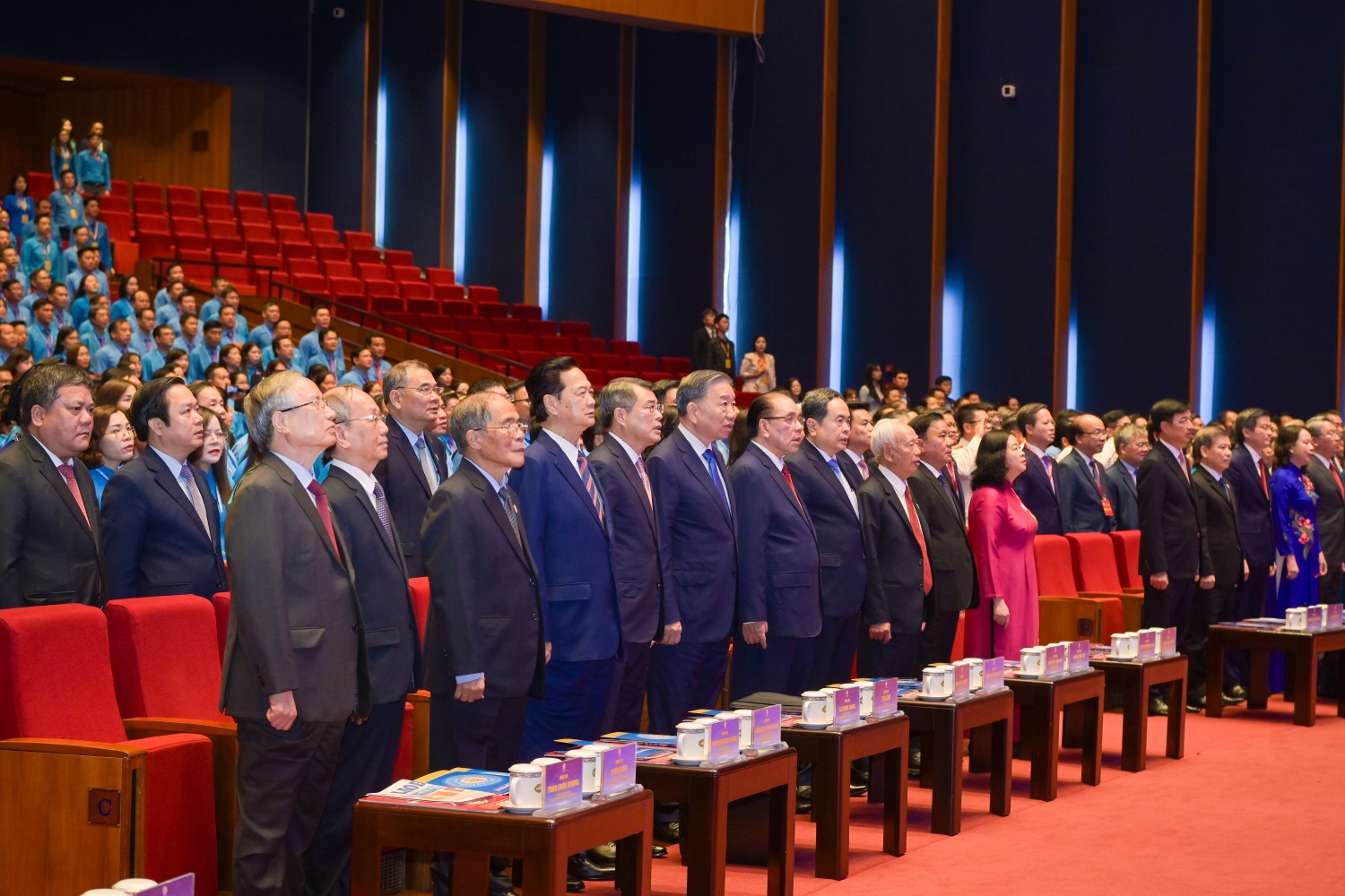 Xây dựng Công đoàn Việt Nam vững mạnh, lấy người lao động làm trung tâm