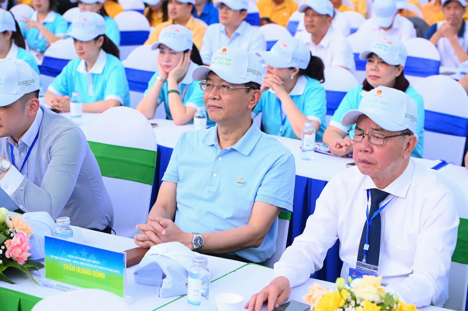 Phát động phong trào toàn dân bảo vệ môi trường vì một Việt Nam xanh - sạch - đẹp Phát động phong trào toàn dân bảo vệ môi trường vì một Việt Nam xanh - sạch - đẹp