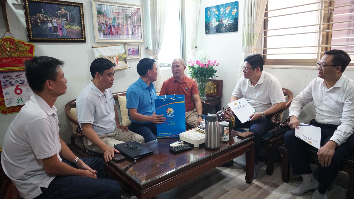 Công đoàn Petrovietnam tiếp tục trao “Những món quà từ Đại hội” tới người lao động khu vực TP HCM