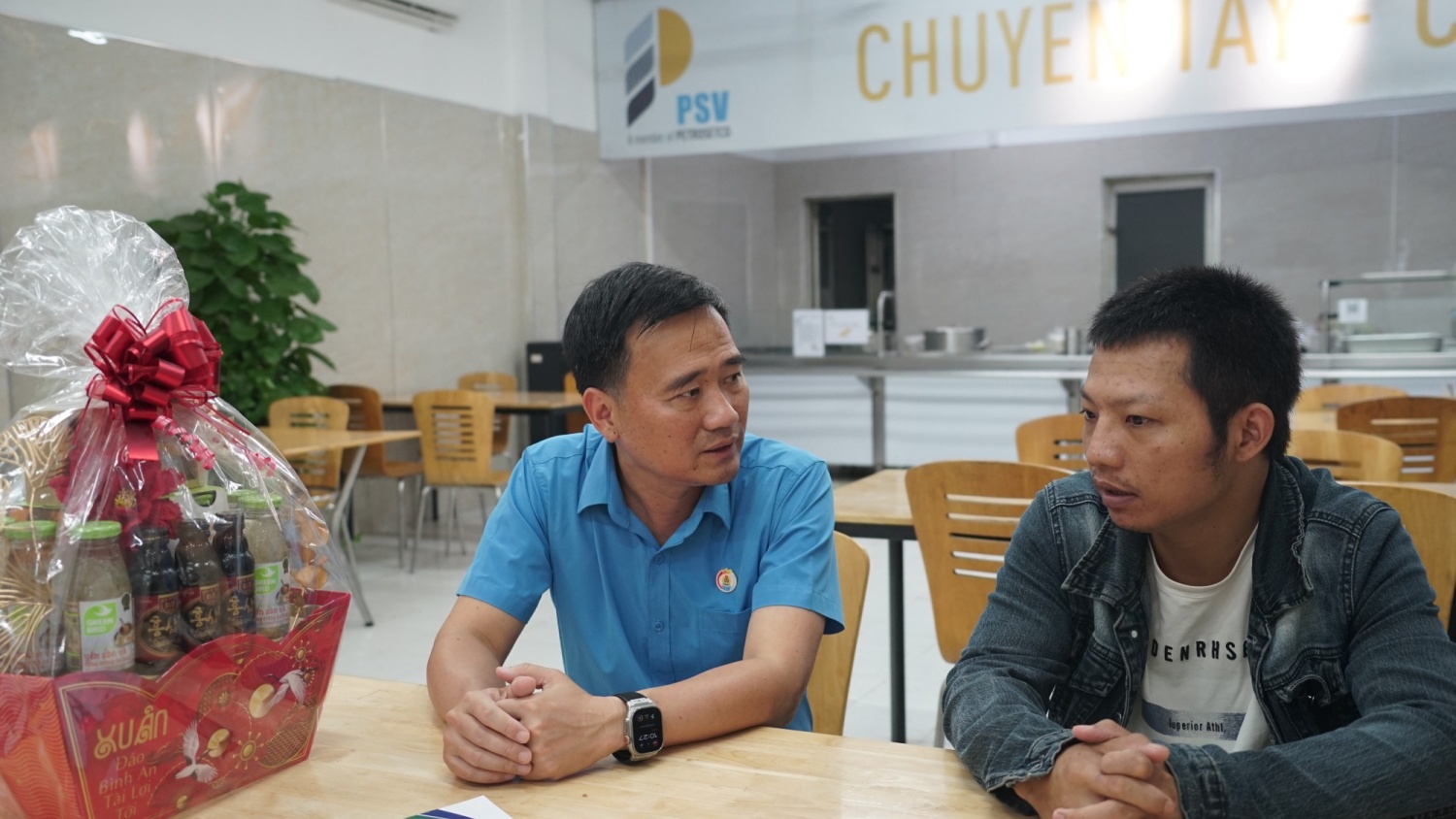 Công đoàn Petrovietnam tiếp tục trao “Những món quà từ Đại hội” tới người lao động khu vực TP HCM
