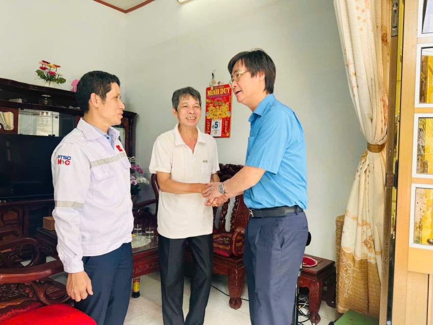 Công đoàn Petrovietnam thăm và trao “Những món quà từ Đại hội” đến người lao động khó khăn, mắc bệnh hiểm nghèo khu vực Bà Rịa   Vũng Tàu