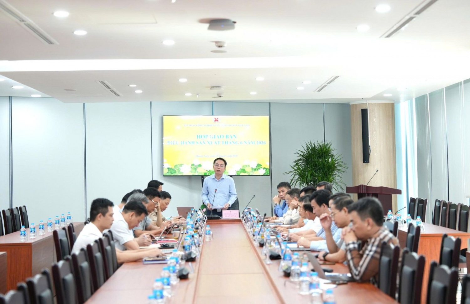 Tháng 5 năm 2026, TKV sản xuất ước đạt 3,13 triệu tấn than nguyên khai TKV Giao ban điều hành