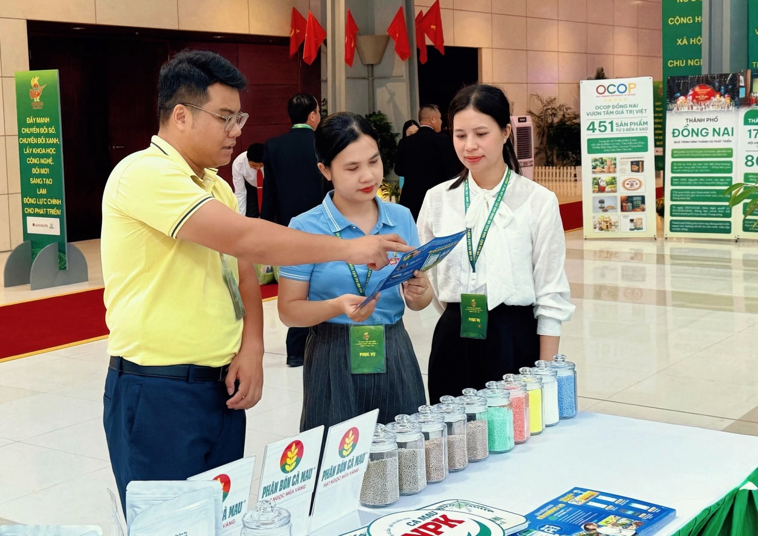 Phân bón Cà Mau giới thiệu giải pháp dinh dưỡng toàn diện tại Đại hội đại biểu Hội Nông dân Việt Nam