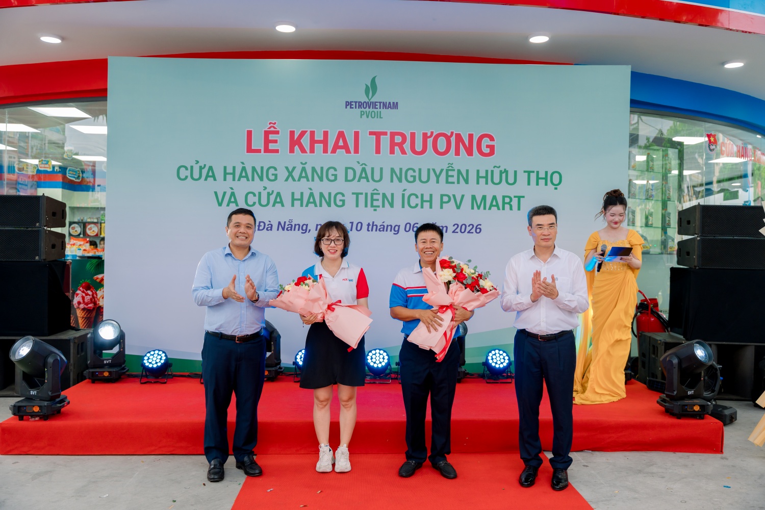 ông Dương Mạnh Sơn - Chủ tịch HĐQT PVOIL, ông Nguyễn Đăng Trình - Tổng Giám đốc PVOIL