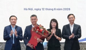 Petrovietnam công bố và trao quyết định Phó Bí thư Đảng ủy và Phó Tổng Giám đốc Tập đoàn