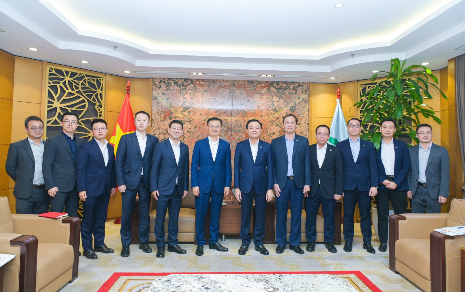 Petrovietnam và Huawei trao đổi cơ hội hợp tác trong chuyển đổi số, AI và năng lượng