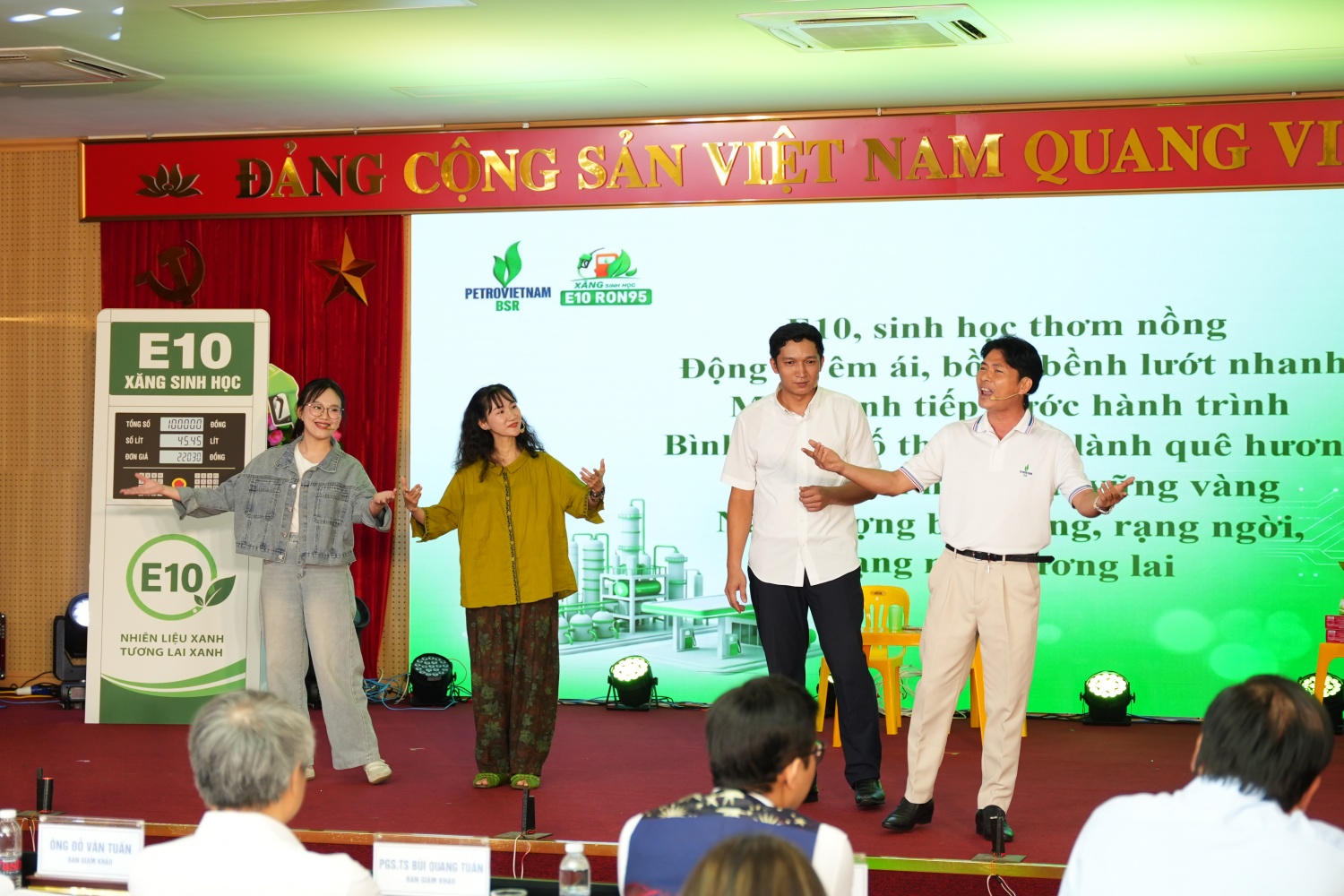 Đội thi BSR giành giải Nhì cuộc thi “Tìm hiểu lợi ích của xăng sinh học E10”
