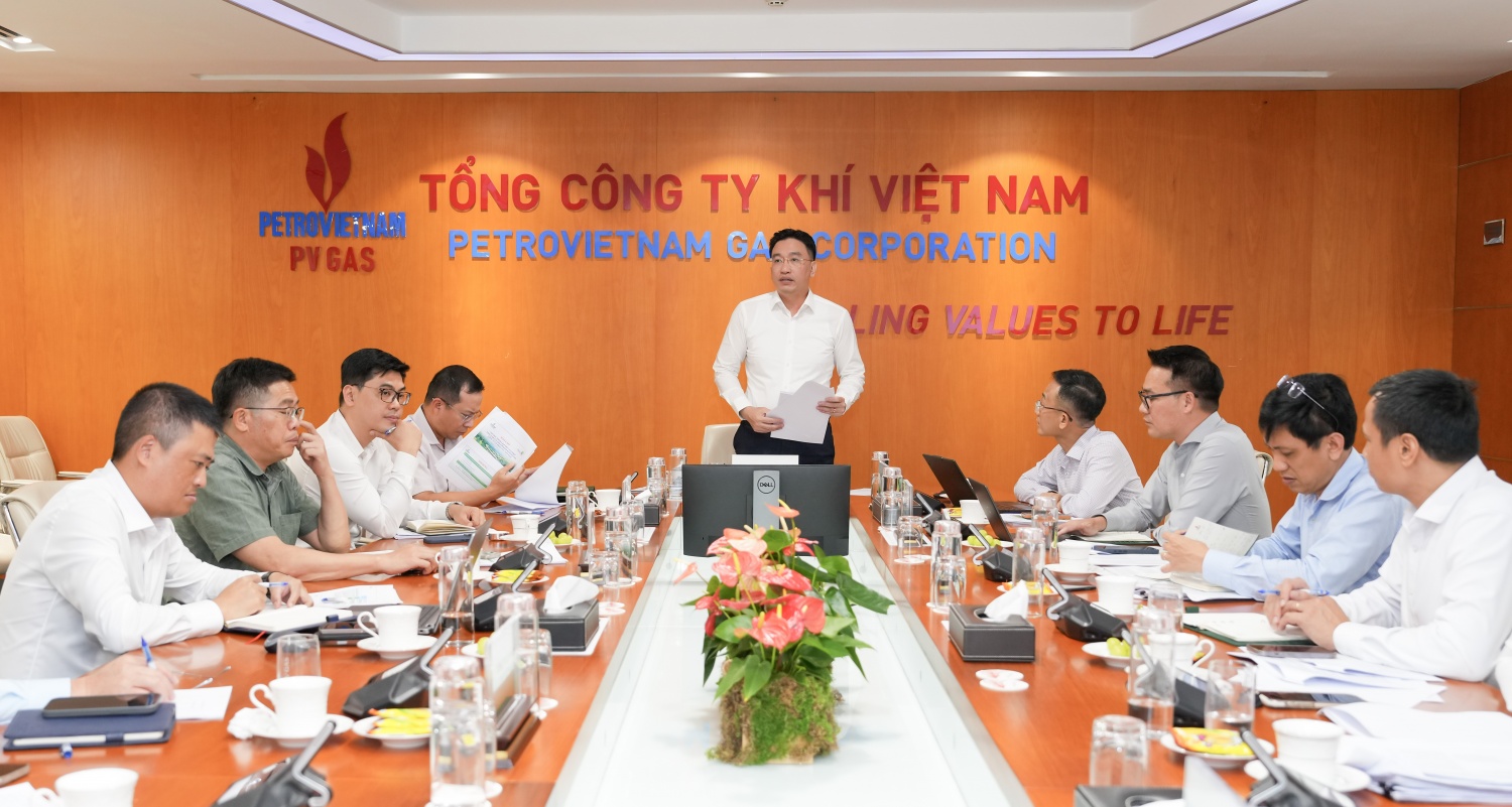 Ông Nguyễn Thanh Bình – Bí thư Đảng ủy, Chủ tịch HĐQT PV GAS phát biểu chỉ đạo và kết luận tại chương trình làm việc với các đơn vị thuộc Khối kinh doanh