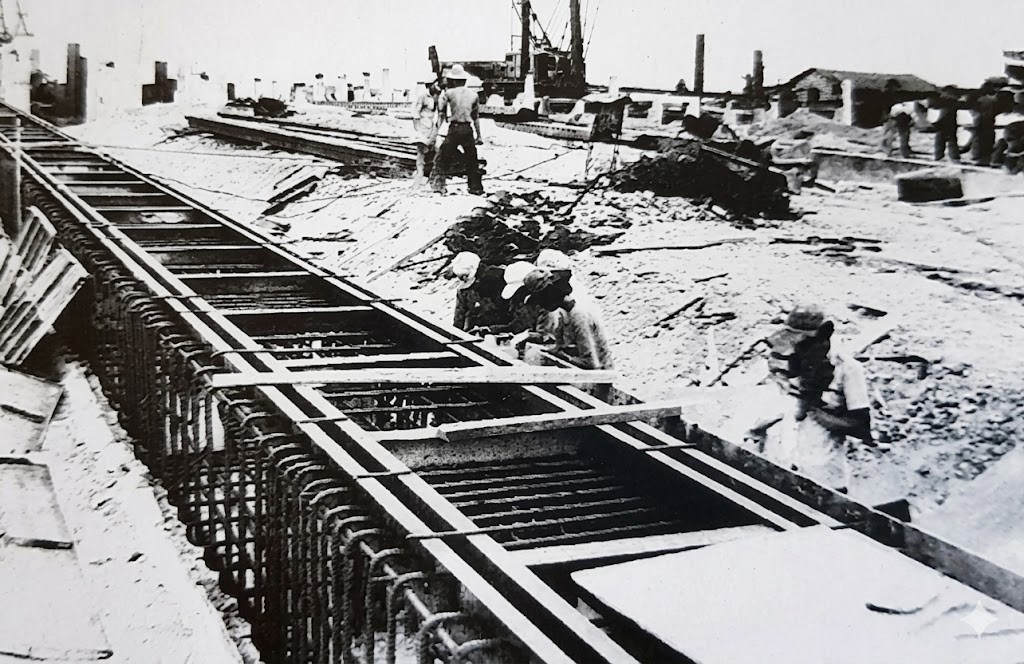 Binh đoàn 318 tham gia xây dựng bãi lắp ráp tại Cảng Vietsovpetro (năm 1981) Binh đoàn 318 tham gia xây dựng bãi lắp ráp tại Cảng Vietsovpetro (năm 1981)