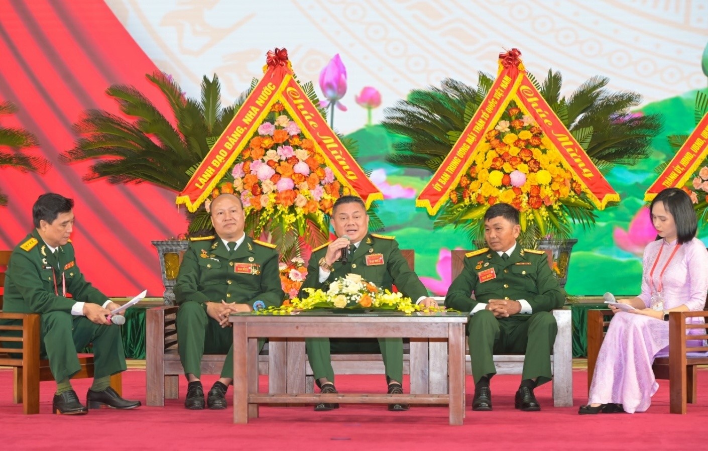 Hội CCB Petrovietnam chia sẻ kinh nghiệm trong hoạt động khoa học công nghệ, sáng kiến, sáng chế hợp lý hóa sản xuất tại chương trình “Mãi mãi xứng danh Bộ đội Cụ Hồ”. Hội CCB Petrovietnam chia sẻ kinh nghiệm trong hoạt động khoa học công nghệ, sáng kiến, sáng chế hợp lý hóa sản xuất tại chương trình “Mãi mãi xứng danh Bộ đội Cụ Hồ”.