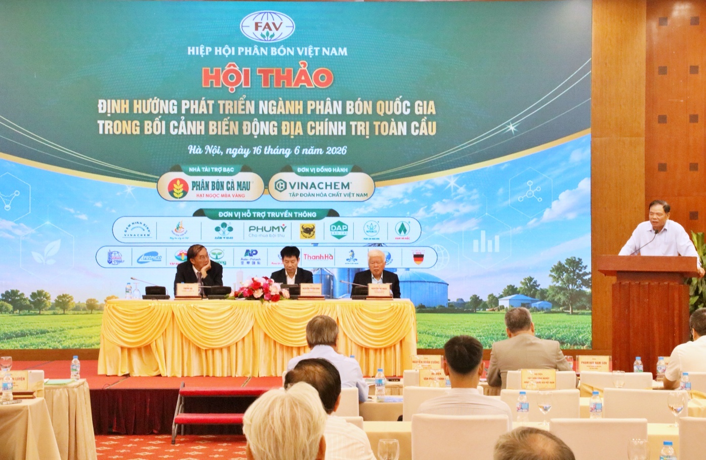 Ngành phân bón trước yêu cầu tái định vị trong bối cảnh mới Ngành phân bón trước yêu cầu tái định vị trong bối cảnh mới