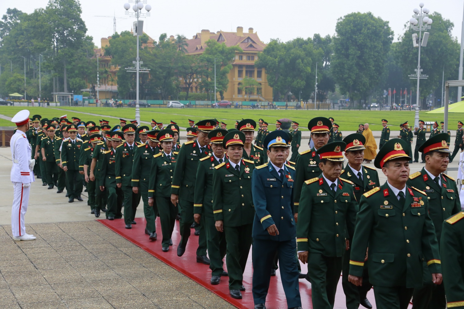 Đoàn đại biểu Hội CCB Petrovietnam vào Lăng viếng Chủ tịch Hồ Chí Minh trước thềm Đại hội CCB Việt Nam lần thứ VIII