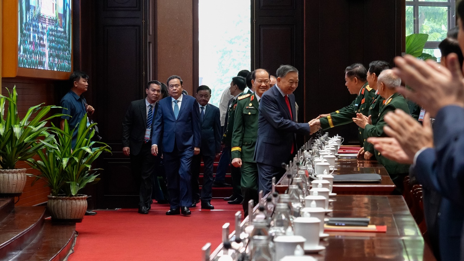 Phát huy truyền thống, xây dựng Hội Cựu chiến binh Việt Nam vững mạnh toàn diện Phát huy truyền thống, xây dựng Hội Cựu chiến binh Việt Nam vững mạnh toàn diện