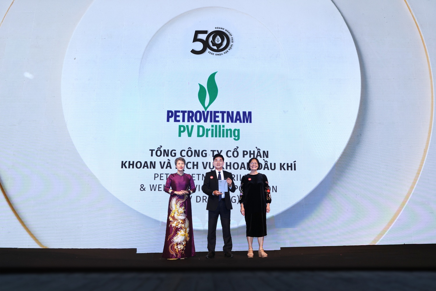 Ông Hồ Vũ Hải – Phó Tổng giám đốc Tổng công ty đại diện PV Drilling nhận danh hiệu Top 50 Doanh nghiệp phát triển bền vững năm 2026 Ông Hồ Vũ Hải – Phó Tổng giám đốc Tổng công ty đại diện PV Drilling nhận danh hiệu Top 50 Doanh nghiệp phát triển bền vững năm 2026