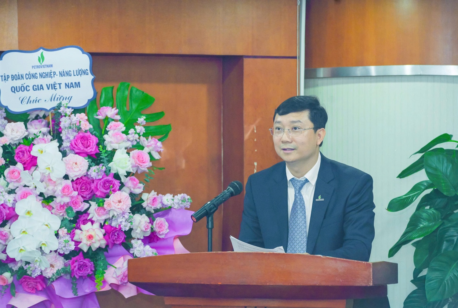 Petrovietnam trao quyết định giao nhiệm vụ Viện trưởng Viện Dầu khí Việt Nam