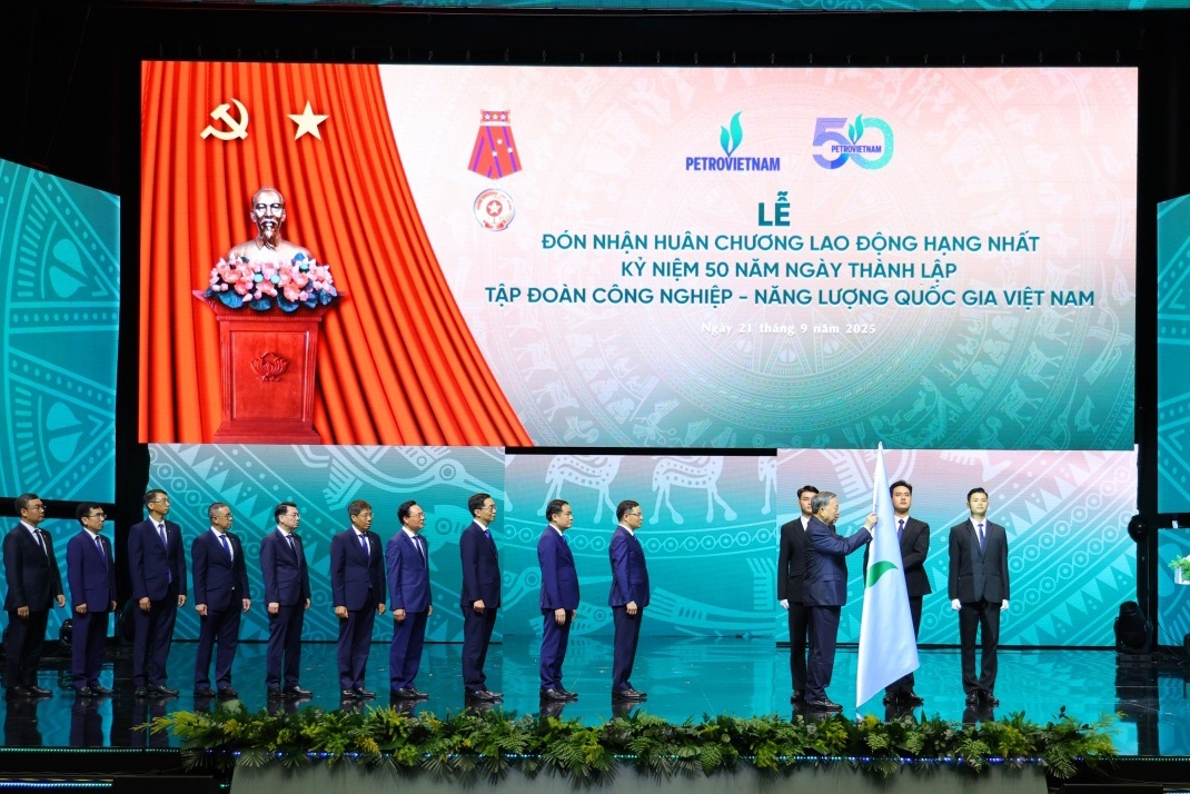 Bài 3: Câu chuyện từ Dung Quất Bài 3: Câu chuyện từ Dung Quất