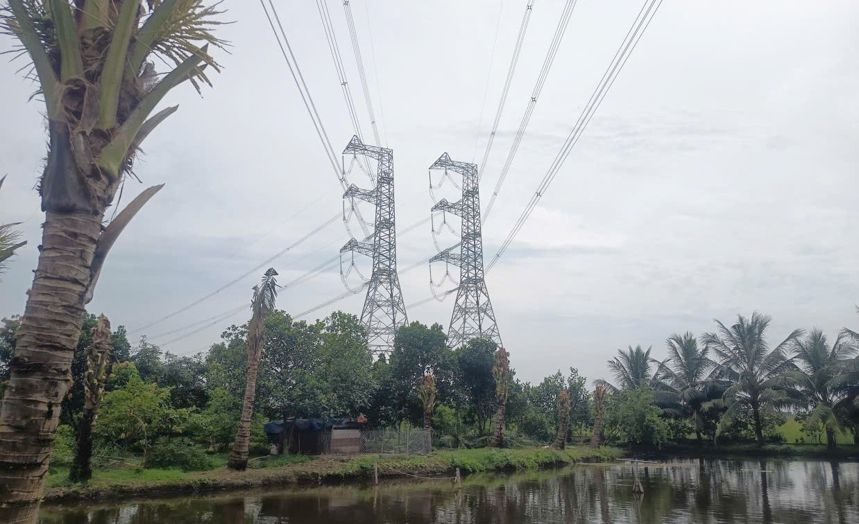 Bốn mạch 500kV Bắc - Nam cung cấp gần 20% sản lượng điện cho miền Bắc trong cao điểm nắng nóng