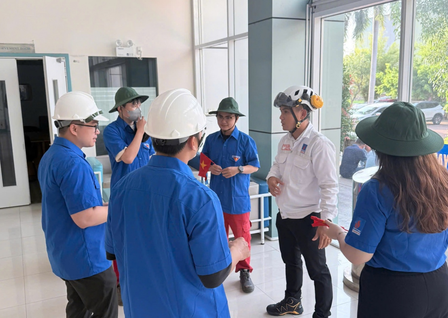 Tuổi trẻ PV Shipyard góp sức bảo đảm an toàn giao thông nội bộ Tuổi trẻ PV Shipyard góp sức bảo đảm an toàn giao thông nội bộ